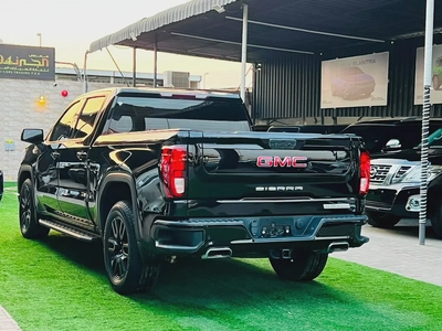 GMC Sierra Elevation 2022 خليجي | X31 off road | محرك 5.3L V8 - Excellent Condition-3