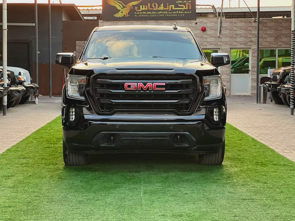 GMC Sierra Elevation 2022 خليجي | X31 off road | محرك 5.3L V8 - Excellent Condition