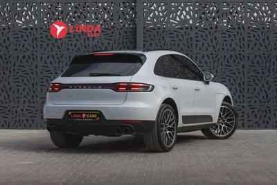 Porsche Macan-13