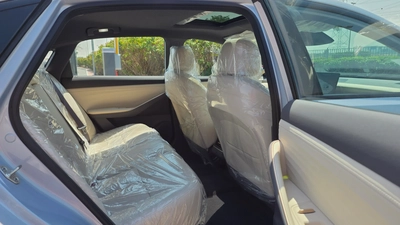 Nissan N6 180 Max (Silver White)-8