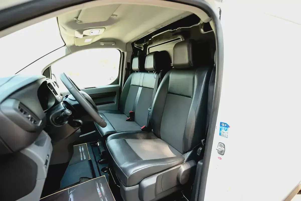 Peugeot Expert | Delivery Van | Automatic | GCC Specs | Ref#P02082-7-7