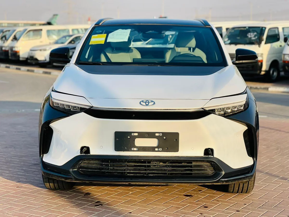 New 2023 Toyota bZ4X-8-8