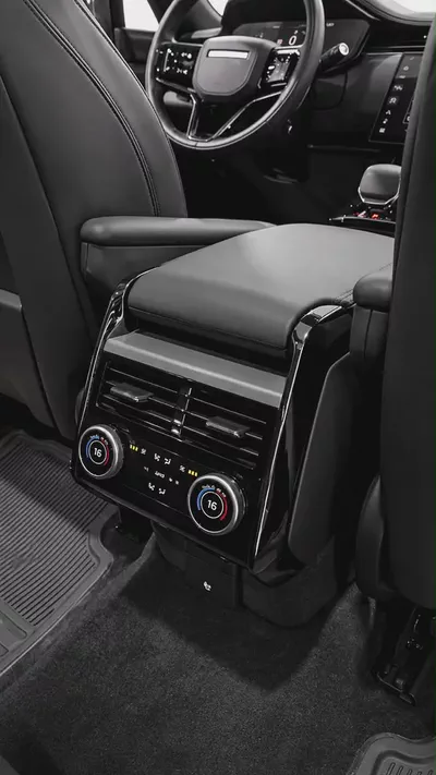 2025 Land Rover Range Rover Sport Dynamic - 27,000 kms-1