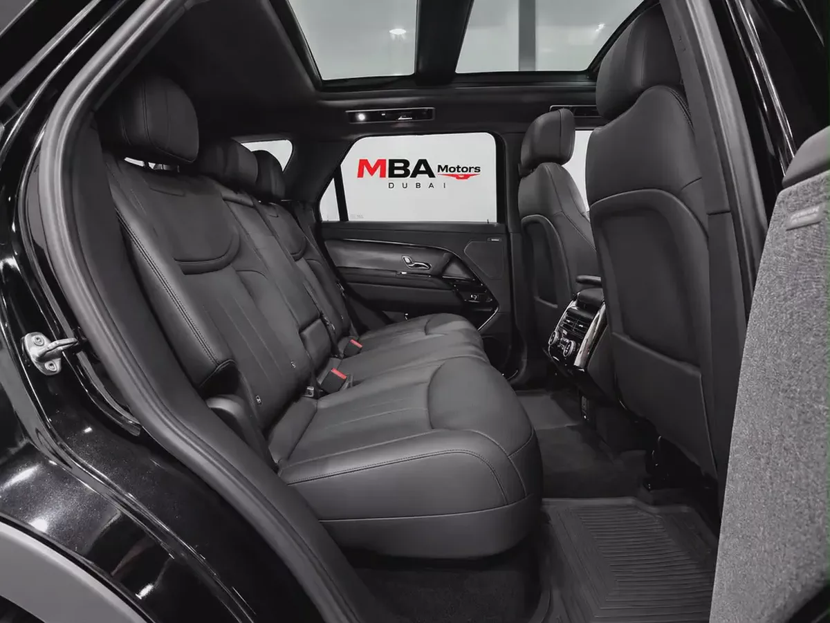 2025 Land Rover Range Rover Sport Dynamic - 27,000 kms-5-5