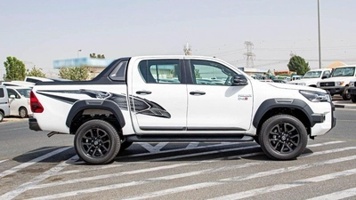 Toyota Hilux HILUX ADVENTURE 4.0L PETROL FOLL OPTION-5