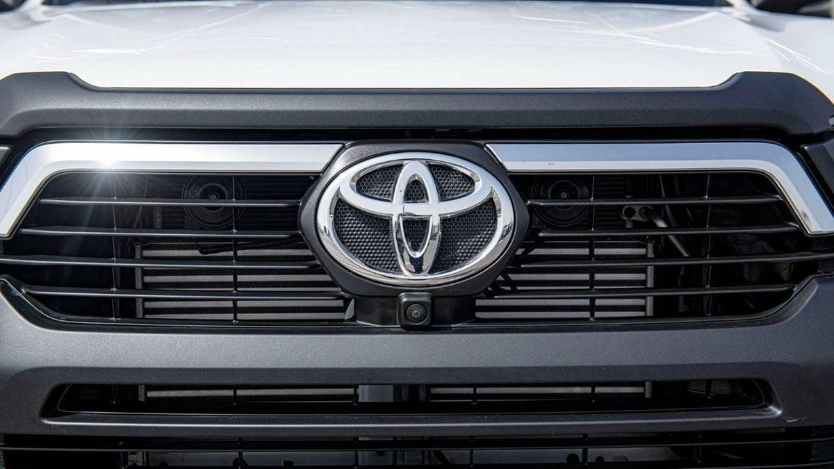 Toyota Hilux HILUX ADVENTURE 4.0L PETROL FOLL OPTION