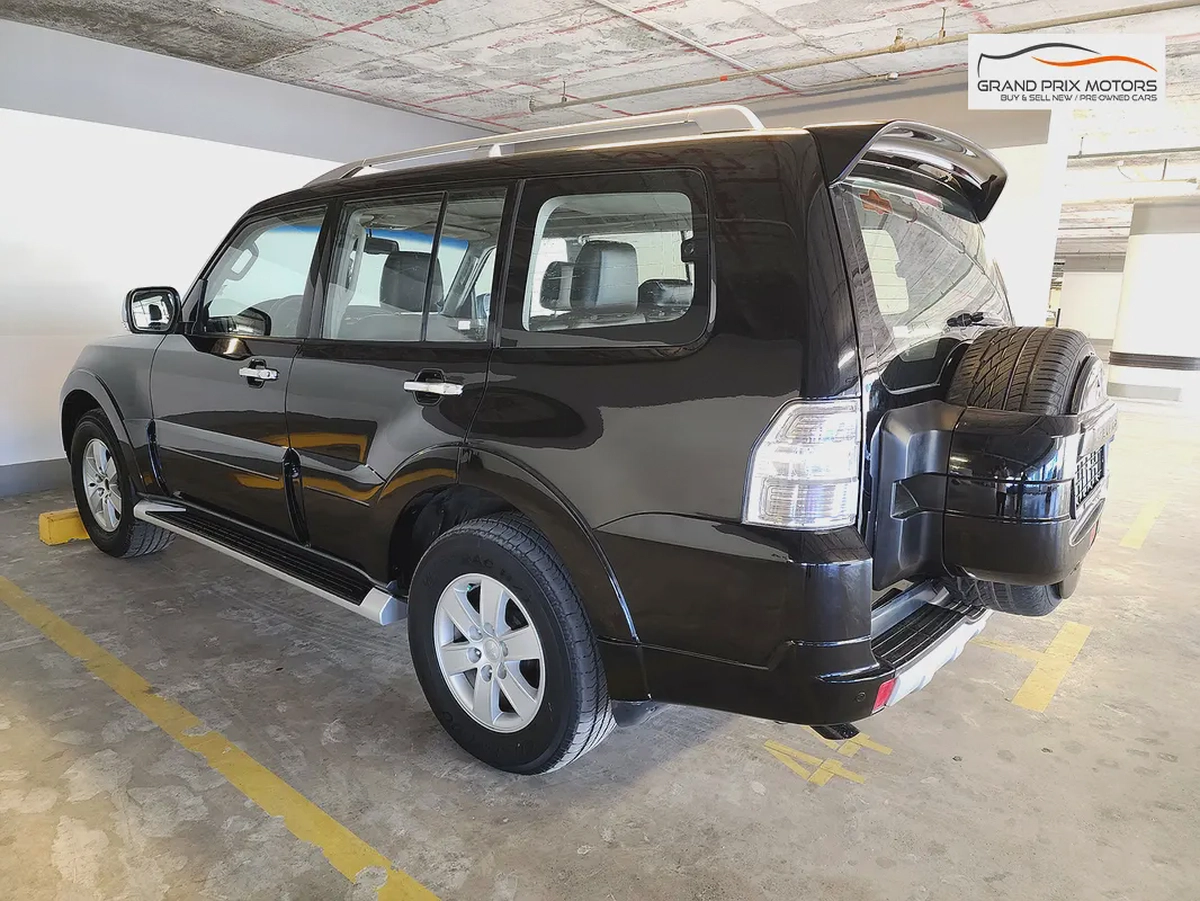 Mitsubishi Pajero GLS 7 Seater 2008 Model | GCC Specs