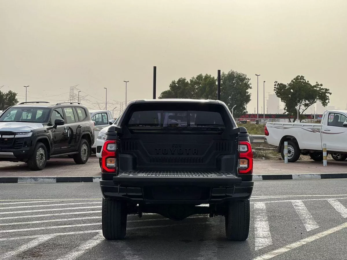 Toyota Hilux ADVENTURE 2022 Toyota Hilux Modified - 2.7L V4 - GCC - AWD 4x4 - Rear Camera - Patrol-6-0