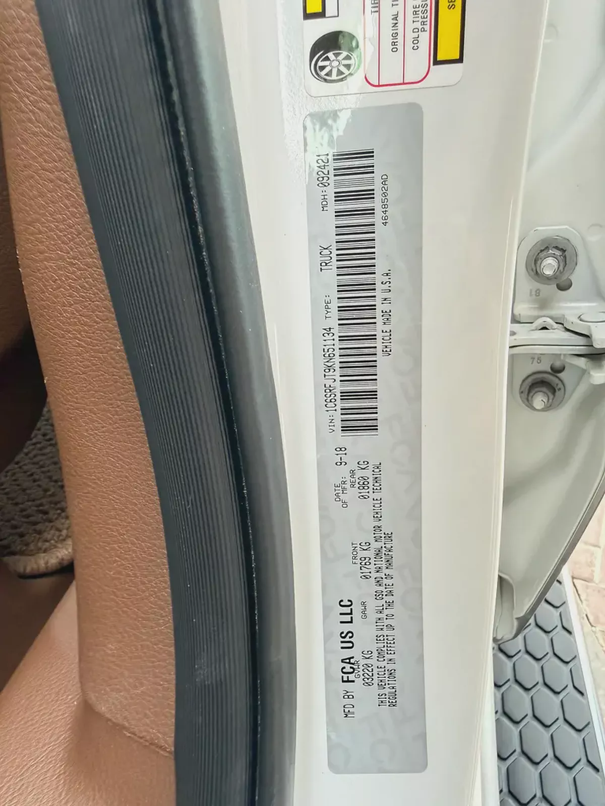 دودج رام لارامي DODGE RAM LARAMIE 4x4 1500 HEMI 5.7L  ابيض / بيج 2019 (خليجي)-11-11