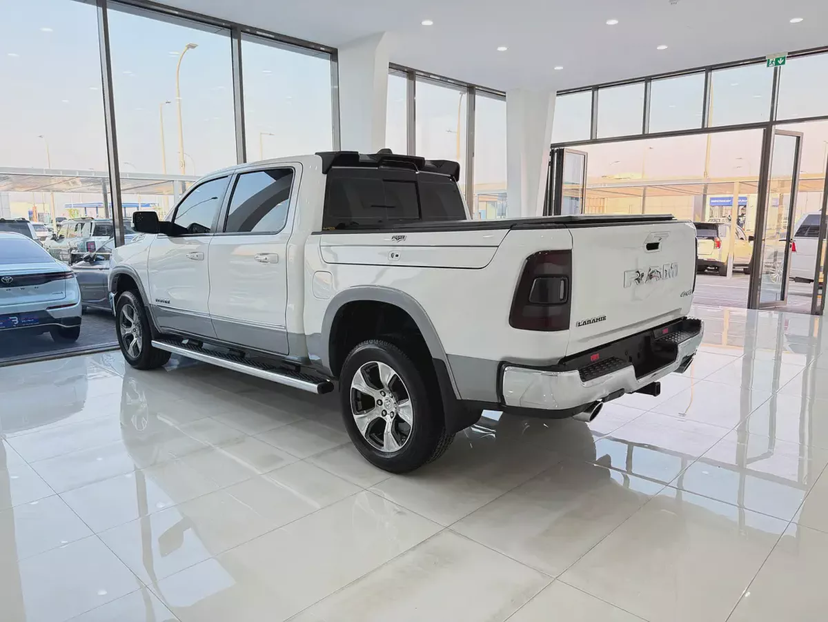 دودج رام لارامي DODGE RAM LARAMIE 4x4 1500 HEMI 5.7L  ابيض / بيج 2019 (خليجي)-3-3