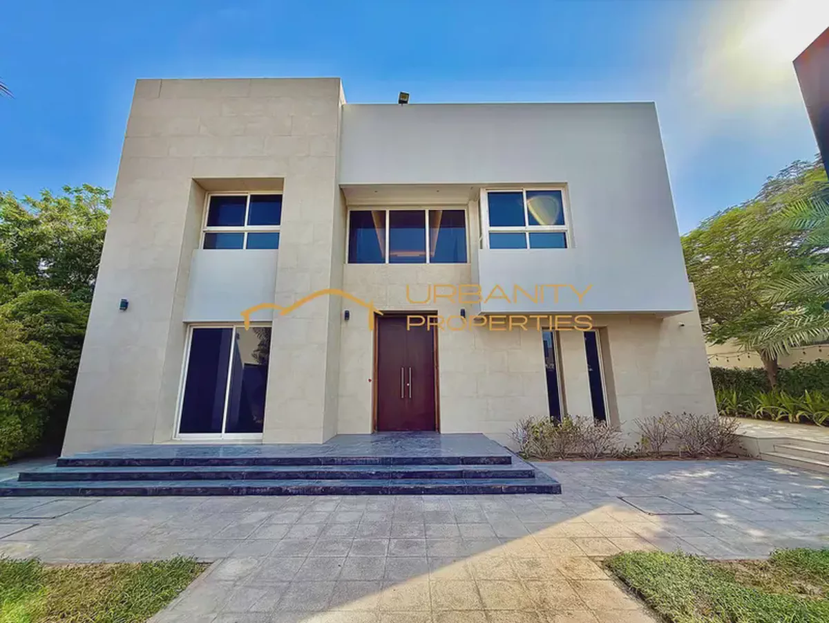 Spacious || 6 Bedroom Villa || Big Garden || Private Swimming Pool ||