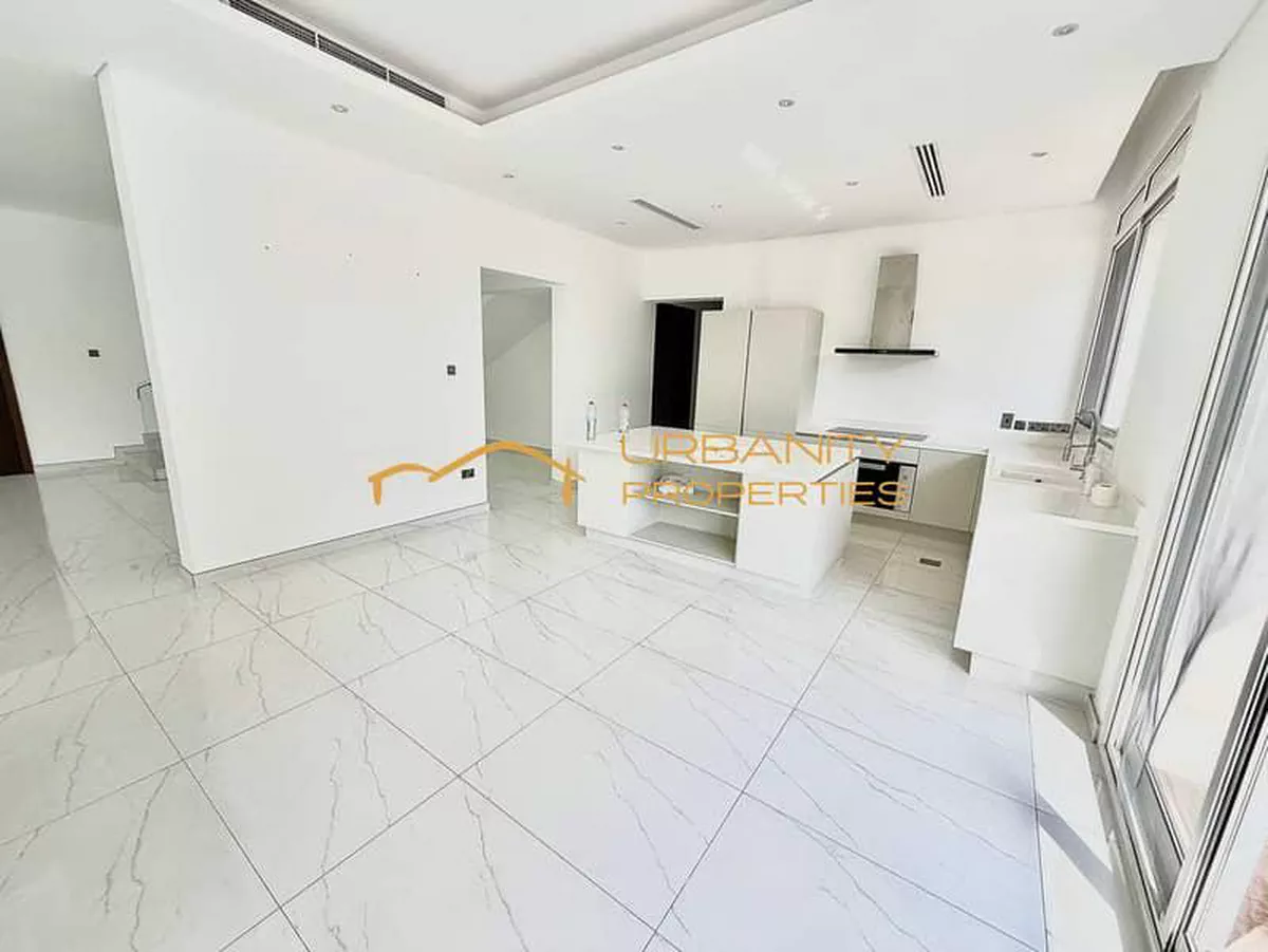Spacious || 6 Bedroom Villa || Big Garden || Private Swimming Pool ||-4-4