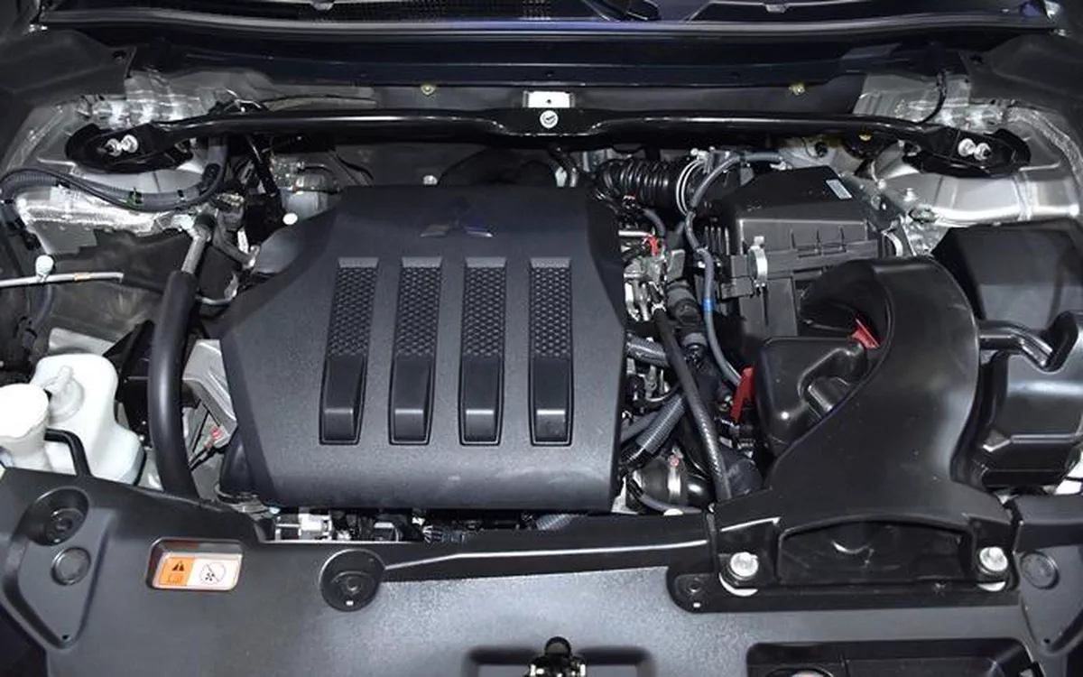 Mitsubishi Eclipse Cross 1.5L ( 2019 Model ) in Silver Color GCC Specs-12-12