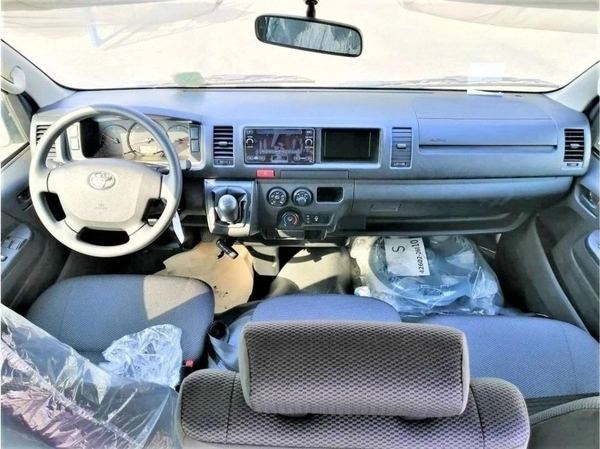 Toyota Hiace 2.5 engine // 2023 model