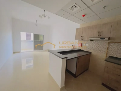 Prime Location | Vacant | Large Layout-2