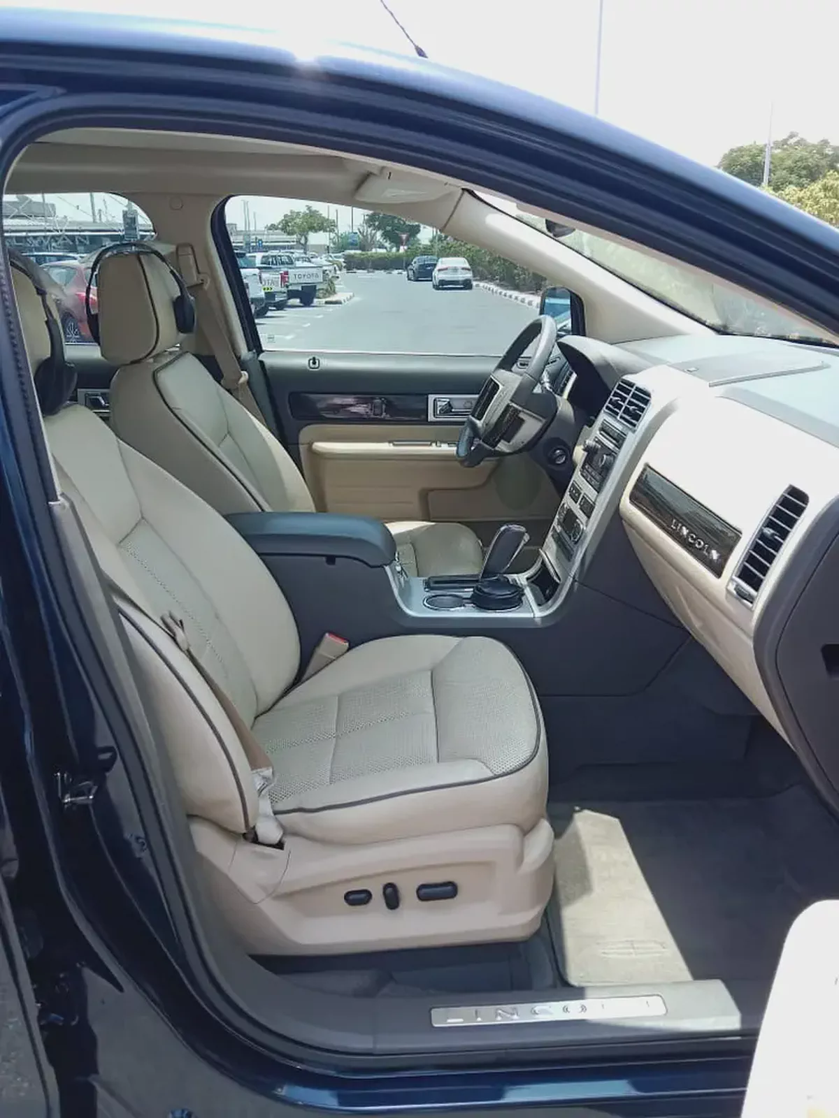 Lincoln MKX Ultimate - Full Option Full Service History GCC Specs-11-11