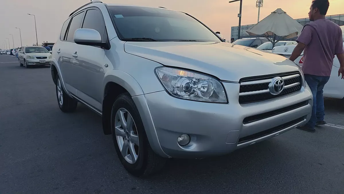 Toyota RAV4 GCC | Model 2008 | Well Maintained | Family SUV Looking for a dependable and fuel-effici-3-3