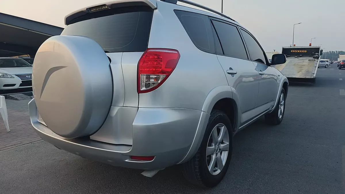 Toyota RAV4 GCC | Model 2008 | Well Maintained | Family SUV Looking for a dependable and fuel-effici-5-5