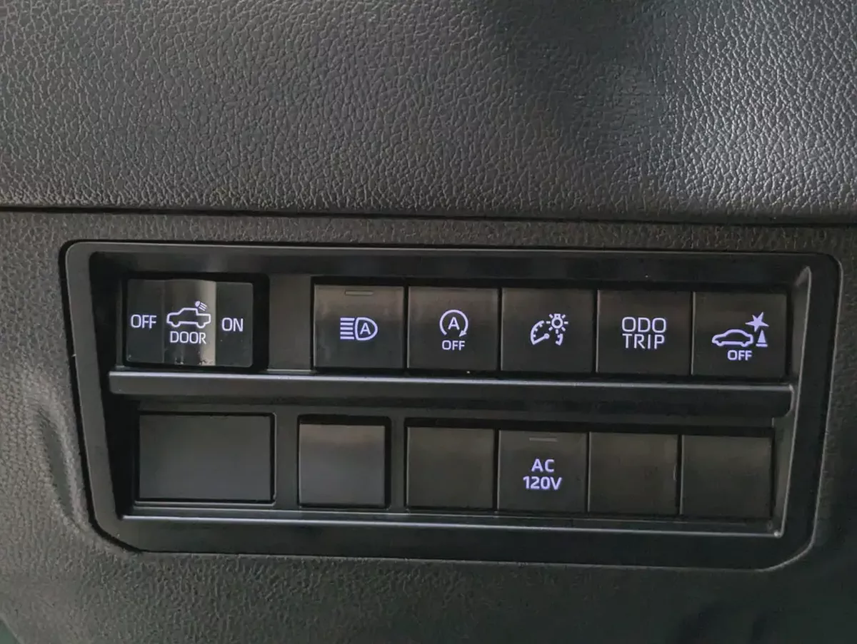 2022 TOYOTA TUNDRA CREWMAX LIMITED EDITION 4X4 PANORAMIC ROOF IN EXCELLENT CONDITION-10-10