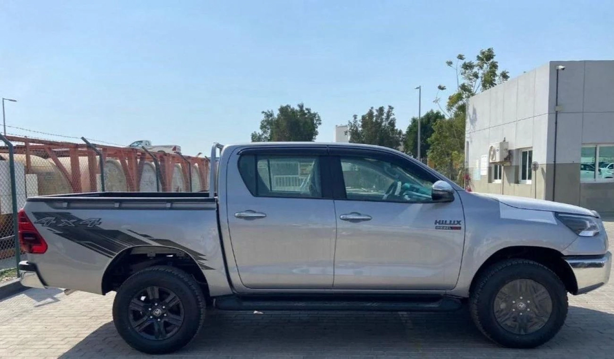 Toyota Hilux 2023 Toyota Hilux 2700cc Full Option Automatic With Rear Camera Zero KM-2-2