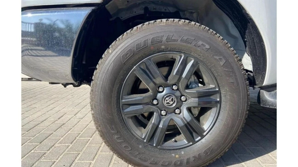 Toyota Hilux 2023 Toyota Hilux 2700cc Full Option Automatic With Rear Camera Zero KM