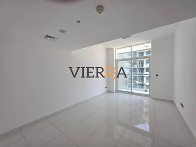 Spacious | Vacant | Prime Location l Perfect View-4