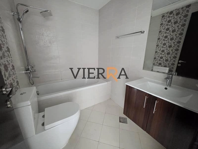 Spacious | Vacant | Prime Location l Perfect View-7