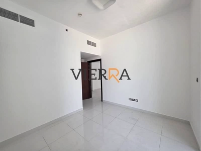 Spacious | Vacant | Prime Location l Perfect View-1