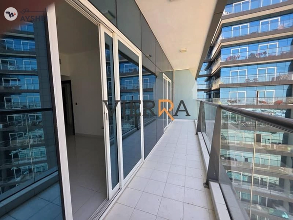 Spacious | Vacant | Prime Location l Perfect View