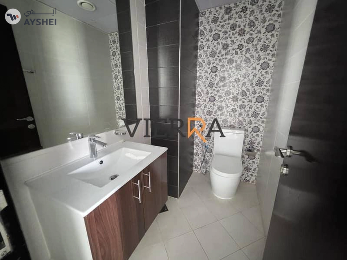Spacious | Vacant | Prime Location l Perfect View-8-8