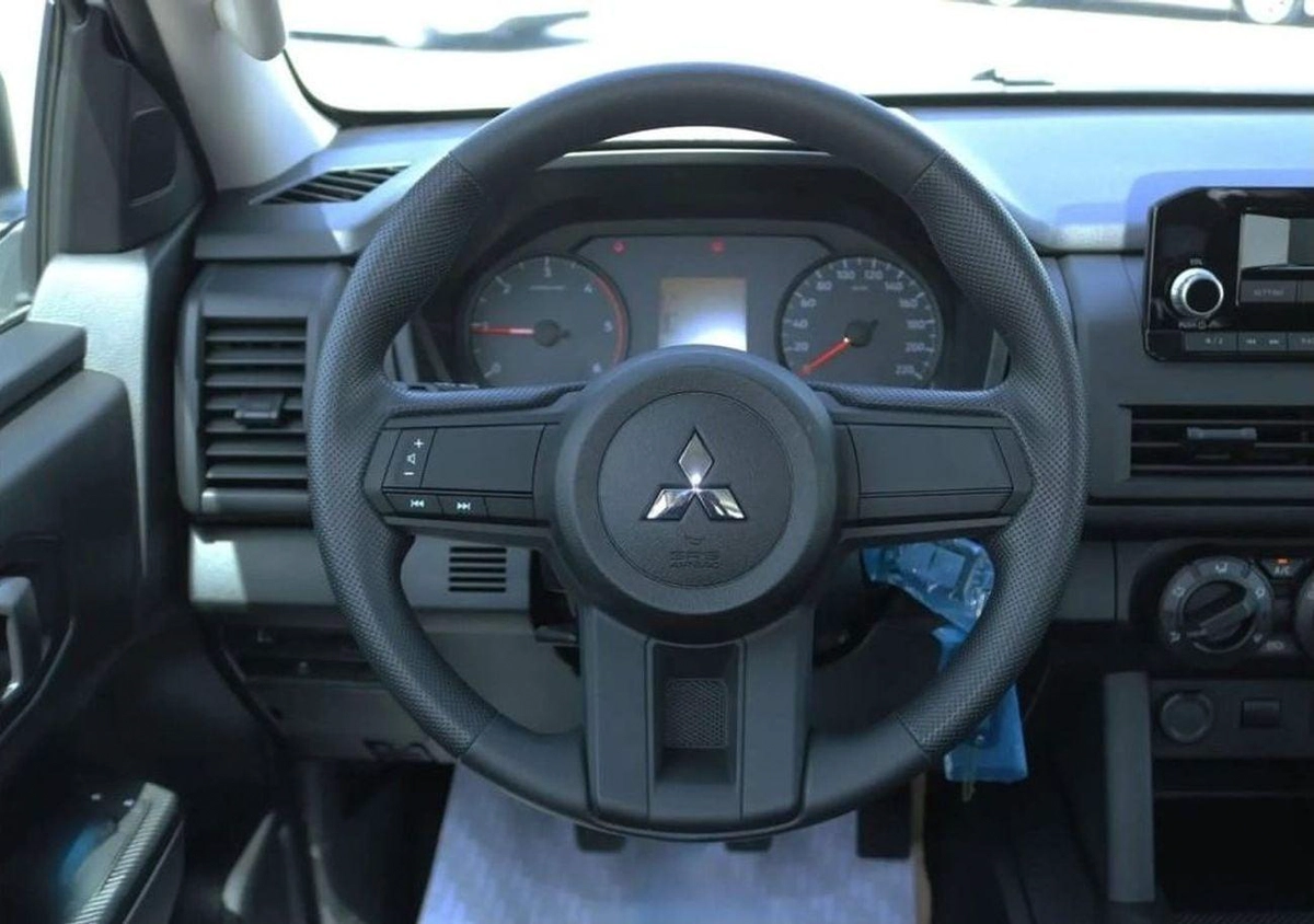 Mitsubishi L200 GLS Mitsubishi L200Triton GLX PTR MT  MY2025-9-0