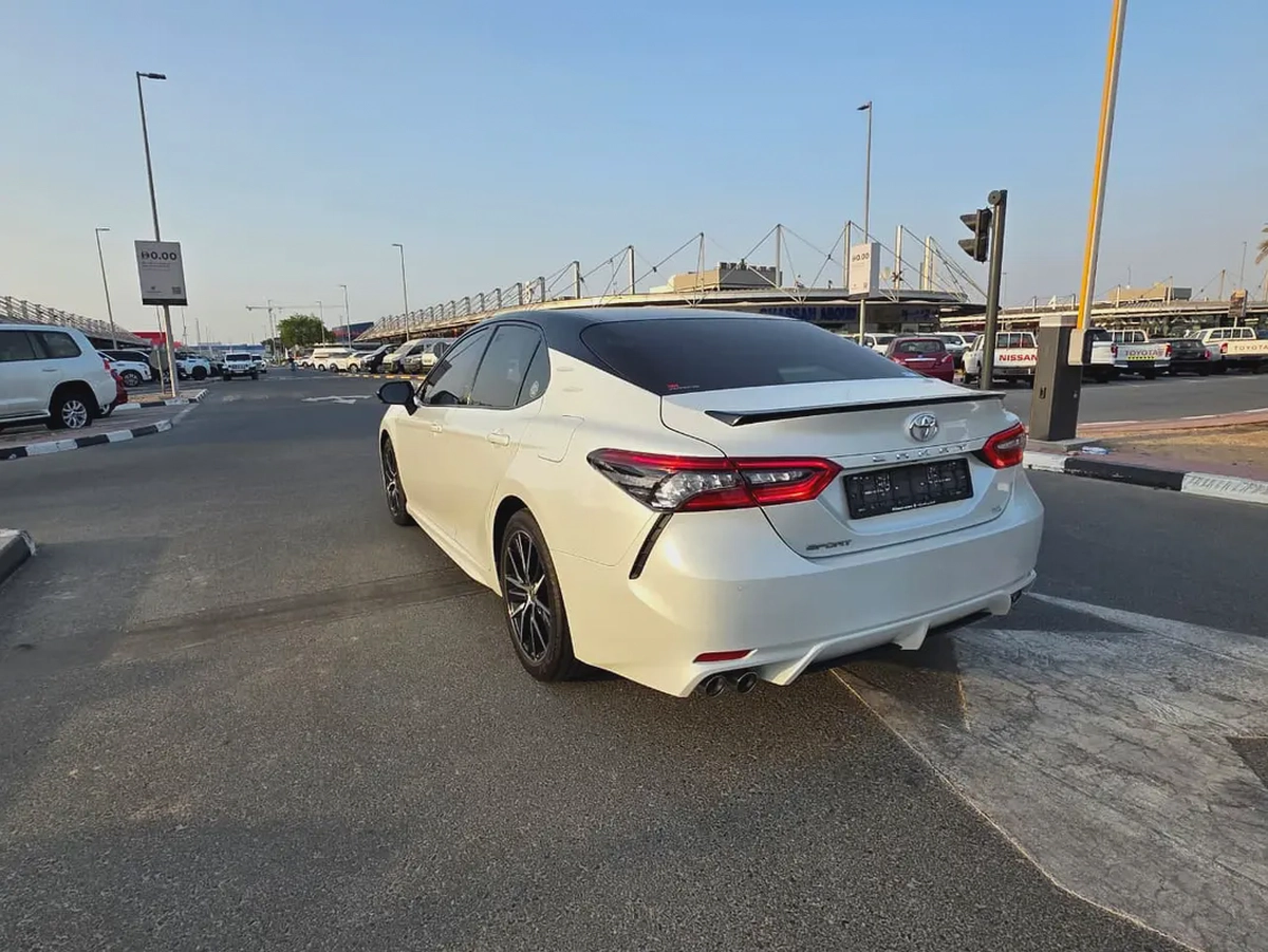 2024 Toyota Camry Sport | GCC Specs | Like New Condition-6-6