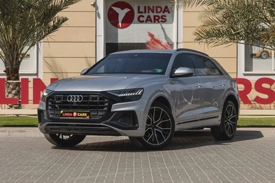 Audi Q8-0