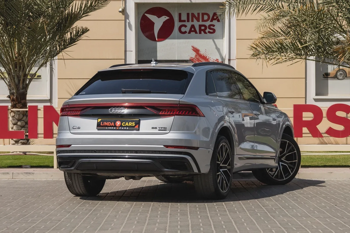 Audi Q8-23-23