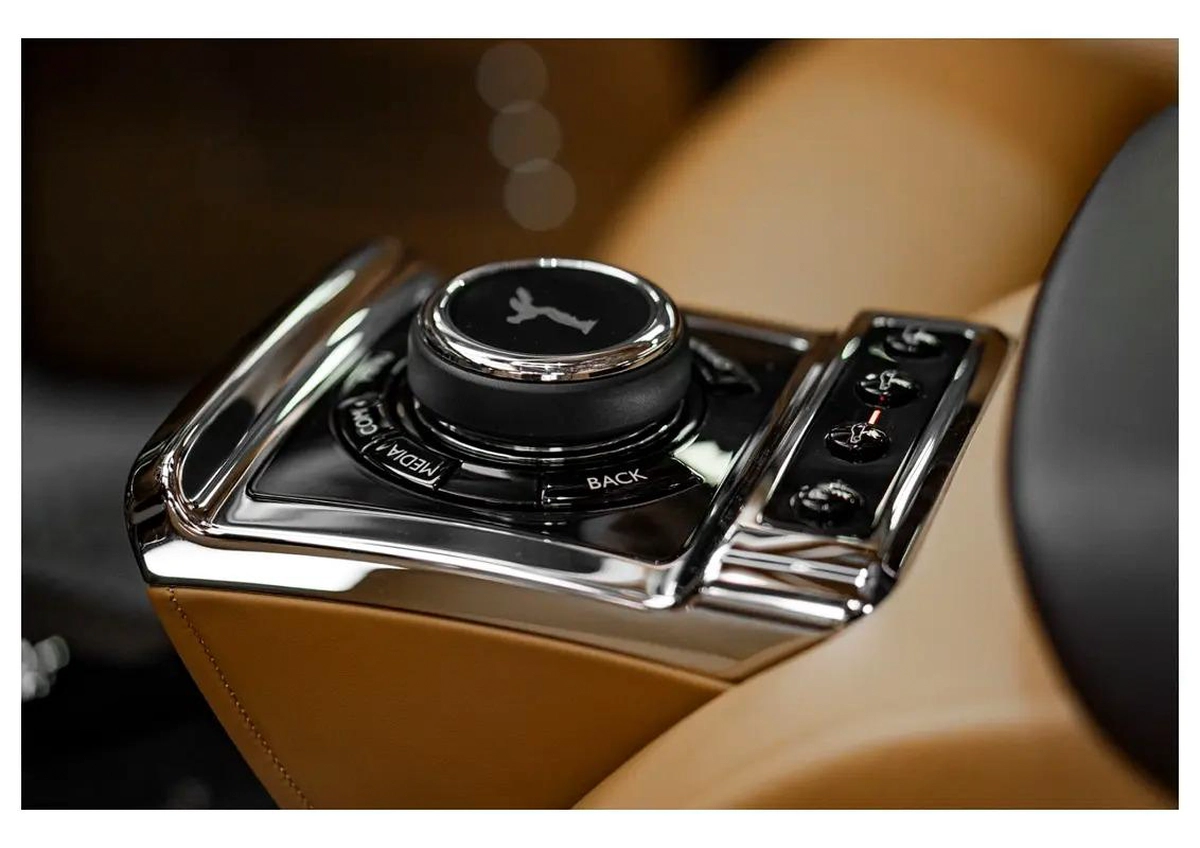 Rolls-Royce Phantom 2020 GCC Specs ll Special color-4-4