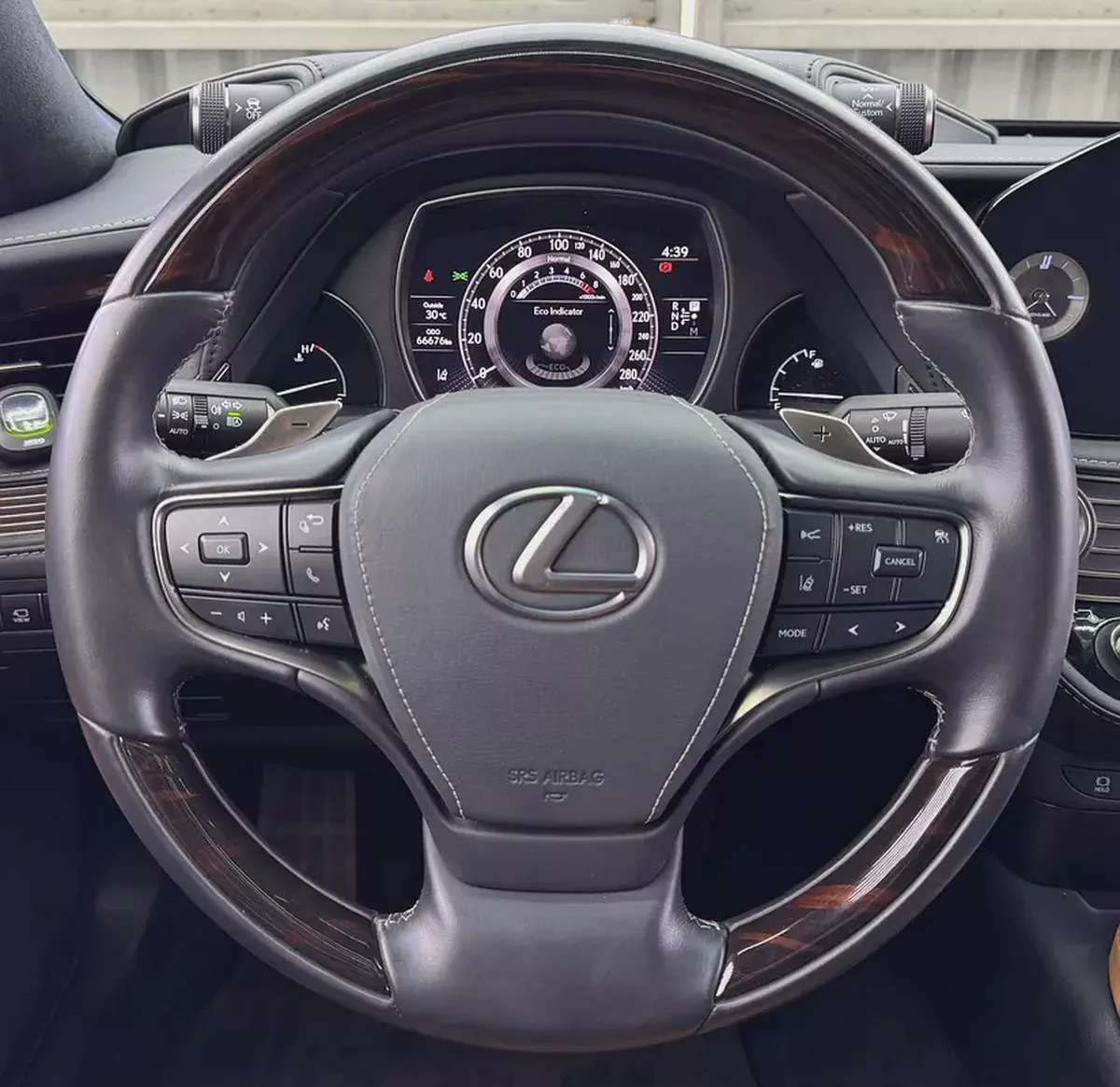 Lexus LS 500 2022 | Well Maintained | GCC Specs | GCC | Pristine Condition-10-10