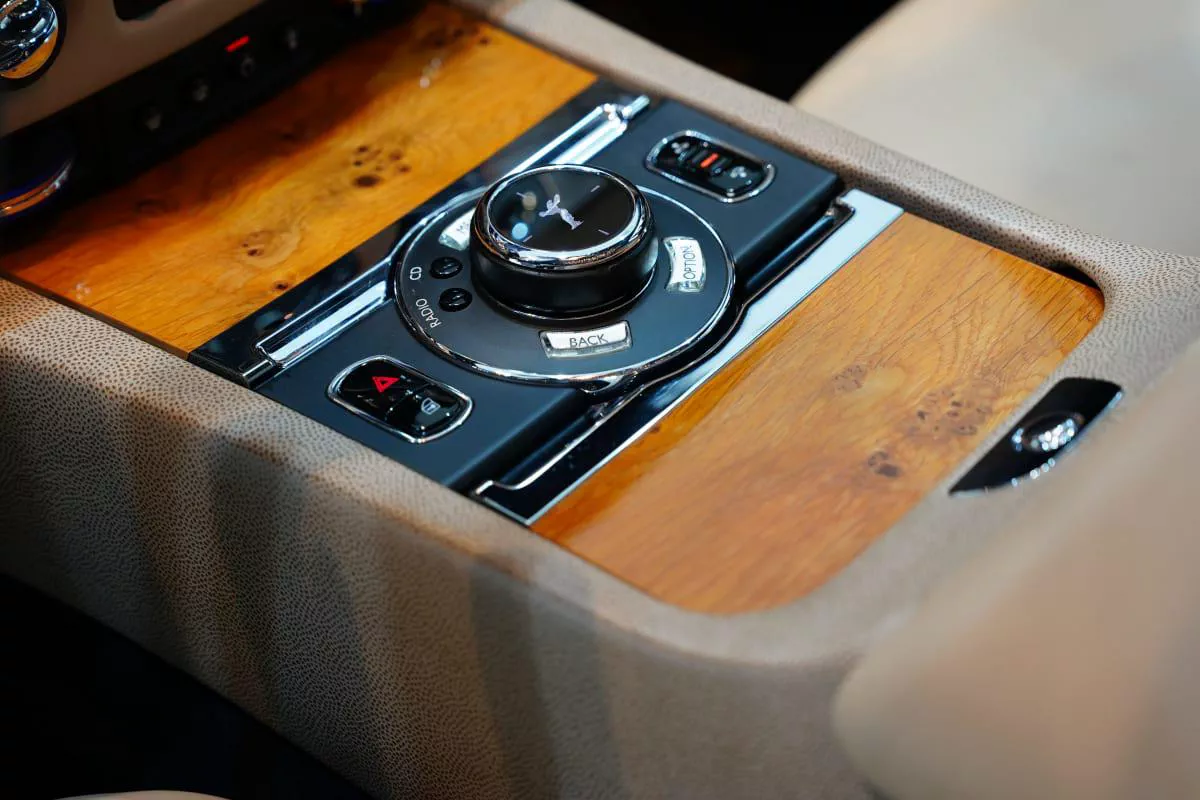 Rolls-Royce Wraith-12-12