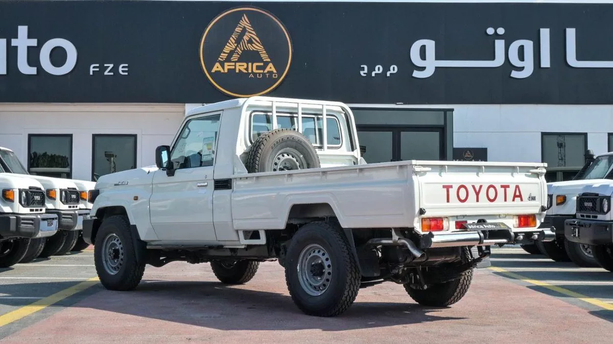 Toyota Land Cruiser Pick Up TOYOTA LC79 SC 2.8L DSL 26YM LC79 SC 2.8L DSL MT DIFFLOCK BASIC 26 YM-3-0