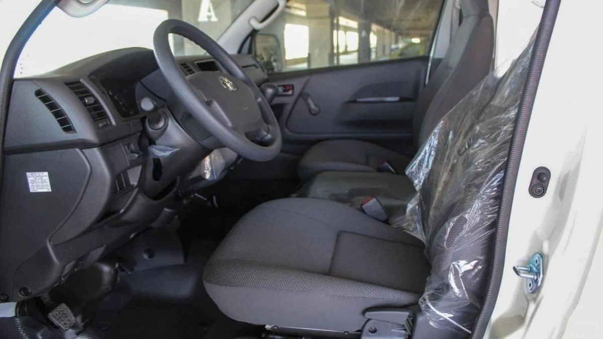 Toyota Hiace Toyota hiace cargo standard 2.7L V4 PETROL-8-8