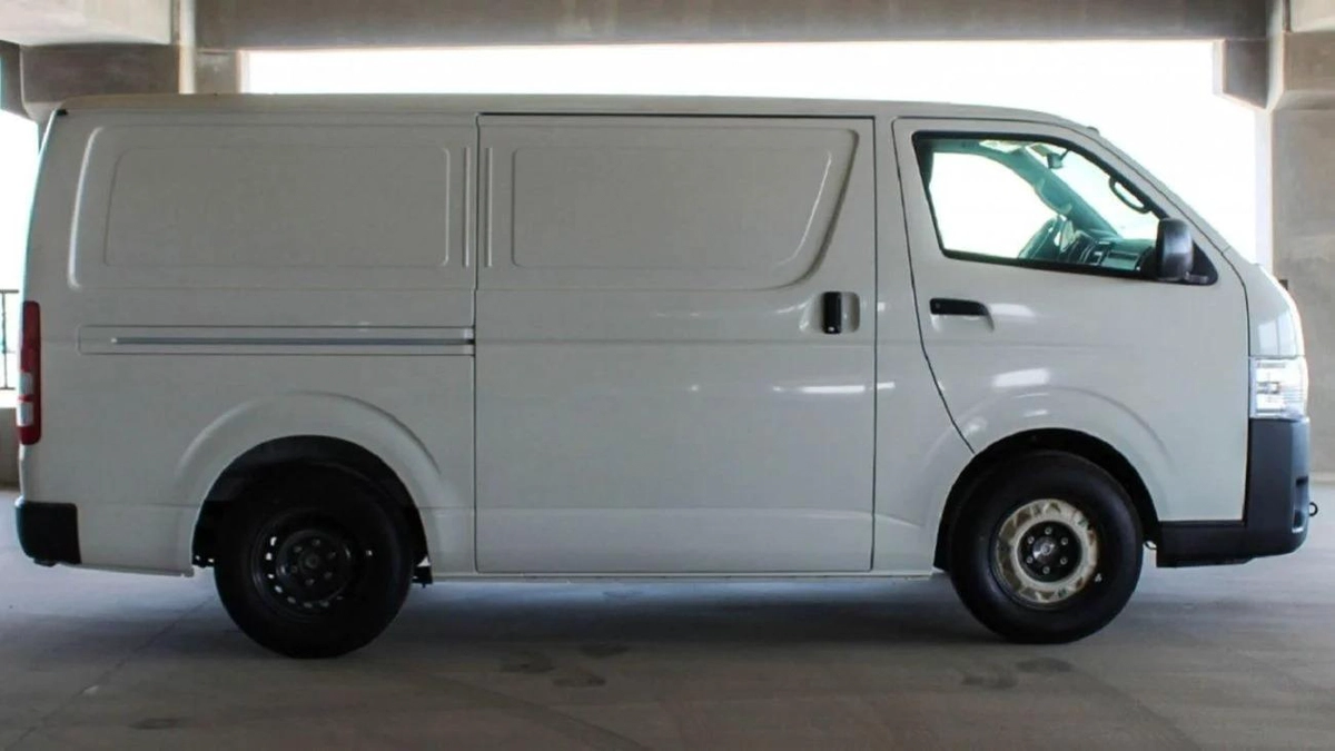Toyota Hiace Toyota hiace cargo standard 2.7L V4 PETROL-7-7