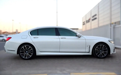 BMW 7-Series 730Li 2020 GCC Specs - Pristine Condition - Original Paint-10