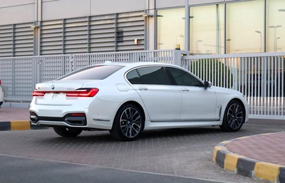 BMW 7-Series 730Li 2020 GCC Specs - Pristine Condition - Original Paint-2