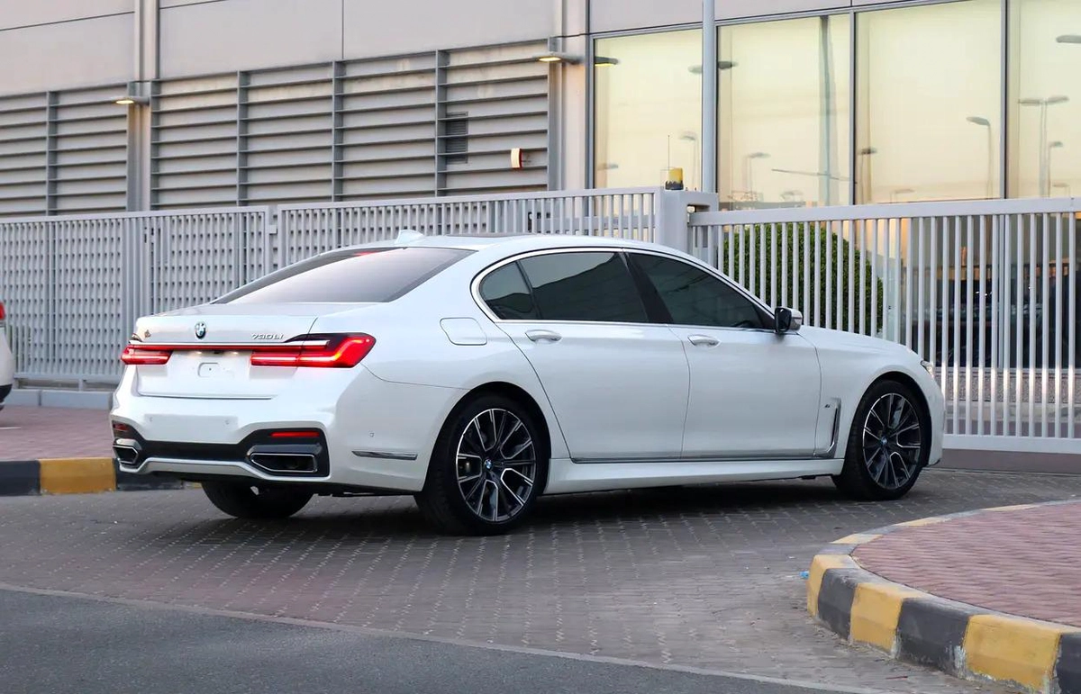 BMW 7-Series 730Li 2020 GCC Specs - Pristine Condition - Original Paint-2-2