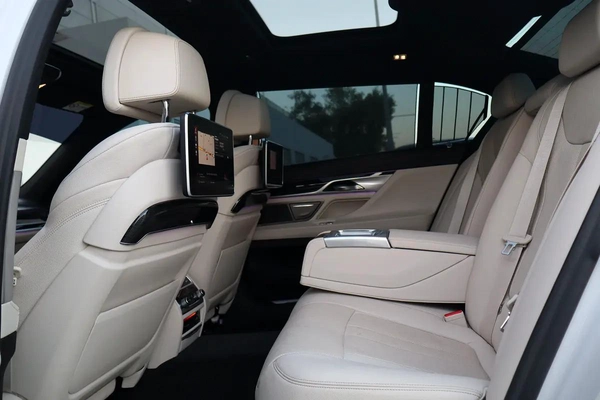 BMW 7-Series 730Li 2020 GCC Specs - Pristine Condition - Original Paint