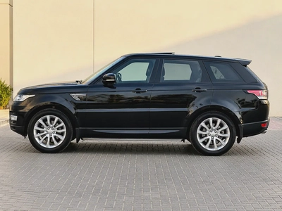 Pristine 2015 Land Rover Range Rover Sport HSE | GCC Specs | Low Mileage-9