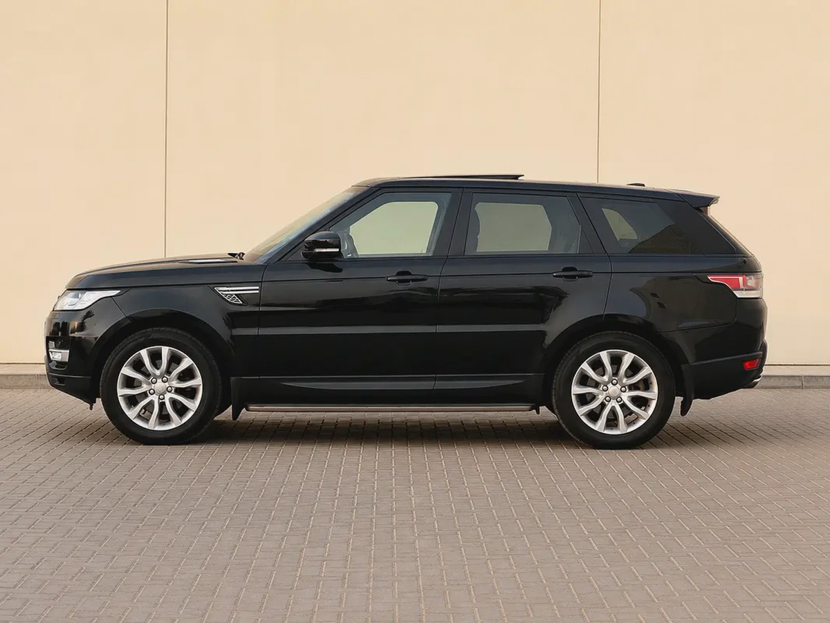 Pristine 2015 Land Rover Range Rover Sport HSE | GCC Specs | Low Mileage-10-10