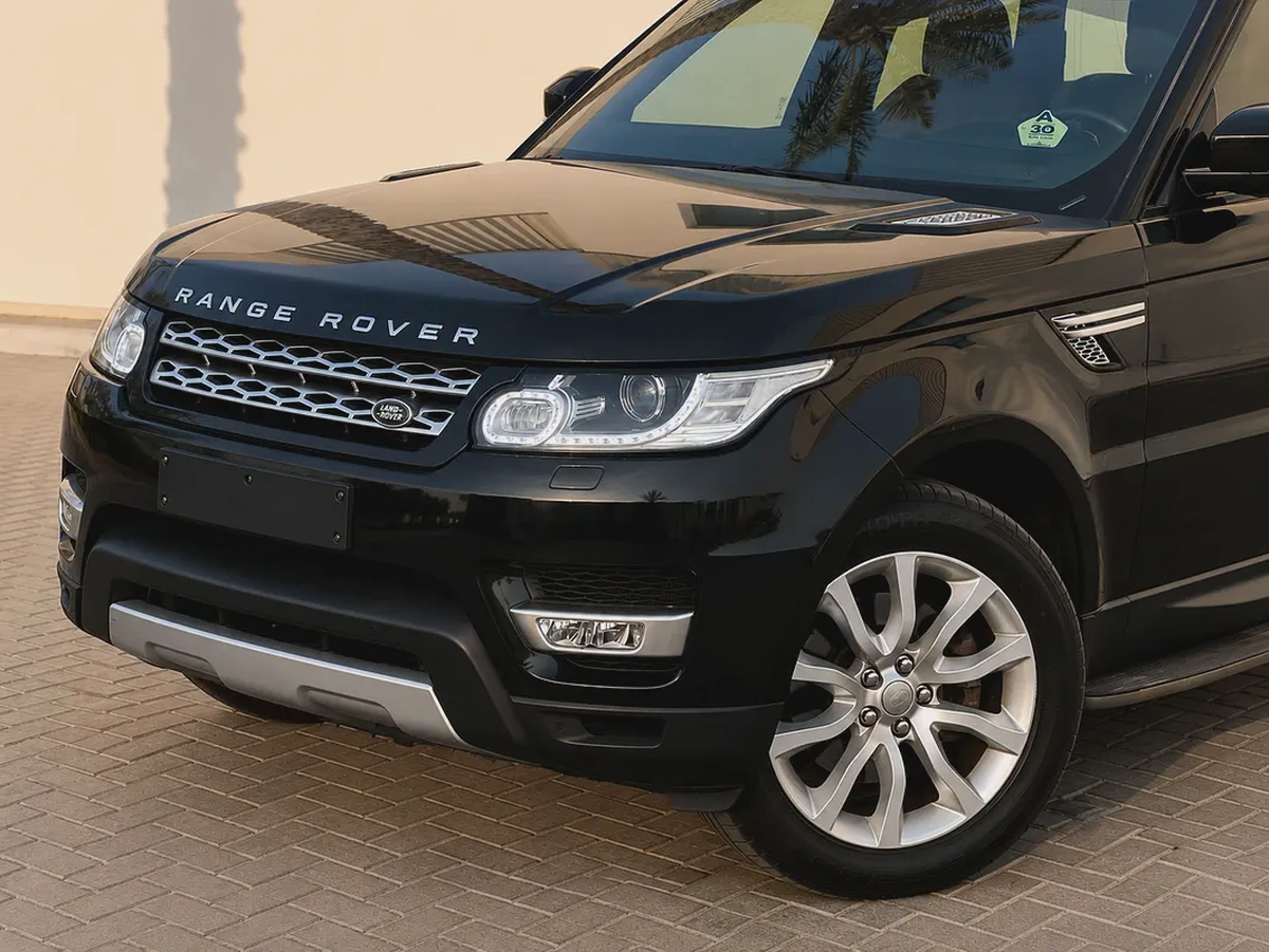 Pristine 2015 Land Rover Range Rover Sport HSE | GCC Specs | Low Mileage-4-4