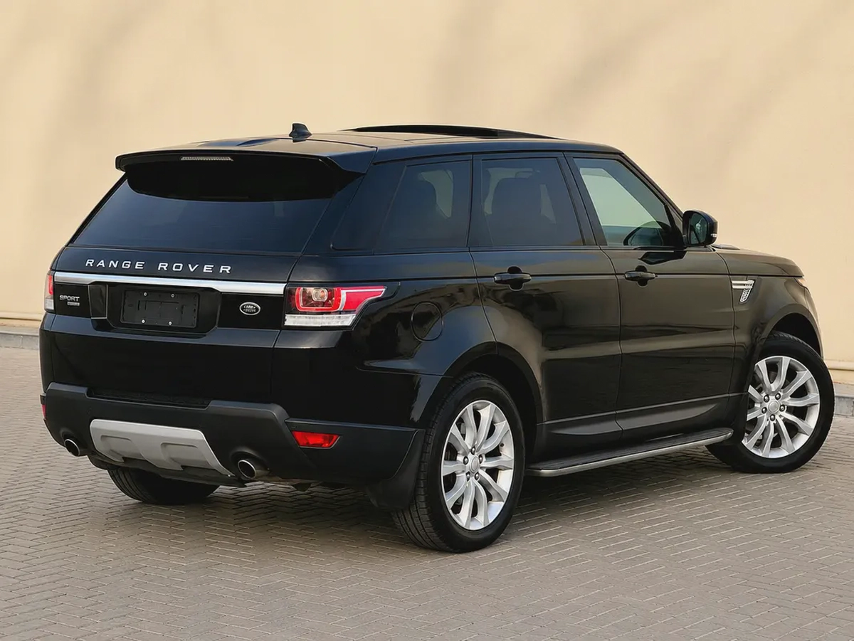 Pristine 2015 Land Rover Range Rover Sport HSE | GCC Specs | Low Mileage-5-5