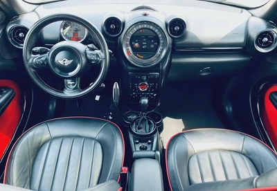 Mini Countryman S John copper Work gcc full option with services clean car-12