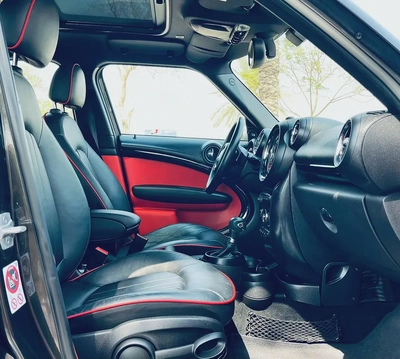 Mini Countryman S John copper Work gcc full option with services clean car-14